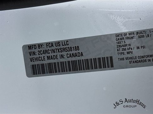 Used 2025 Chrysler Pacifica Pinnacle FWD image 42