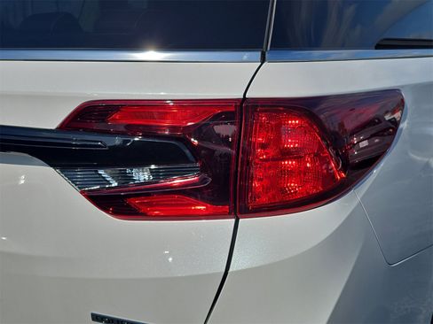 New 2026 Honda Odyssey Touring image 9