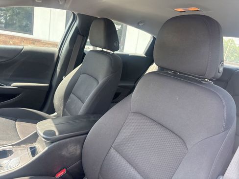 Used 2020 Chevrolet Malibu LT FWD image 3
