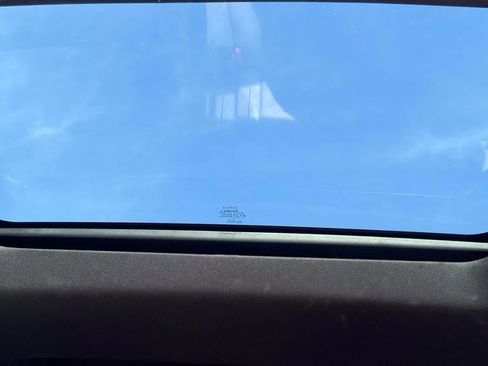 Used 2018 Ford Explorer XLT w/ Equipment Group 202A image 12