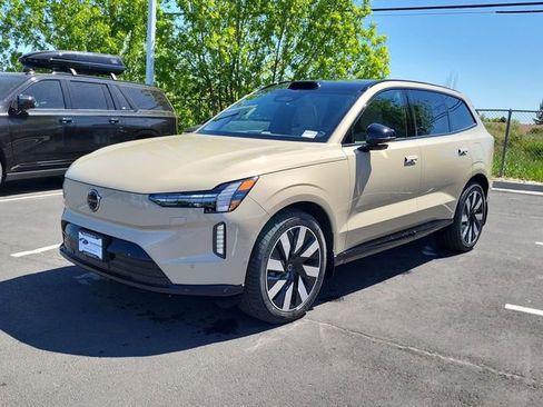 New 2025 Volvo EX90 Ultra image 1