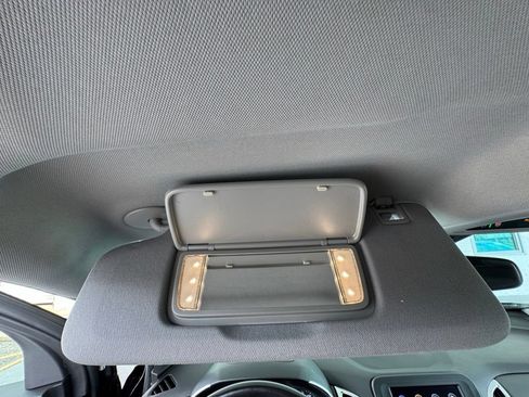Used 2024 Chevrolet Equinox LT FWD image 37