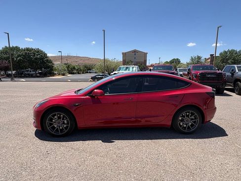 Used 2022 Tesla Model 3 RWD image 3