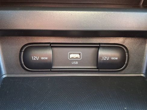 Certified 2025 Kia Soul LX w/ LX Technology Package FWD image 22