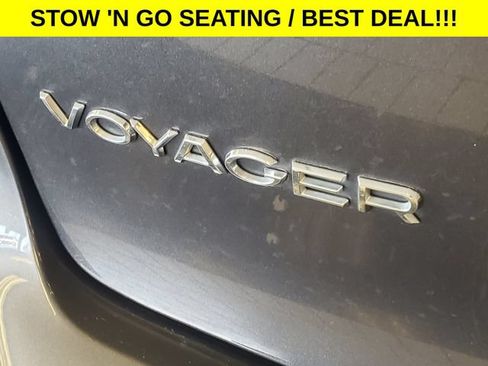 Used 2023 Chrysler Voyager LX FWD image 7