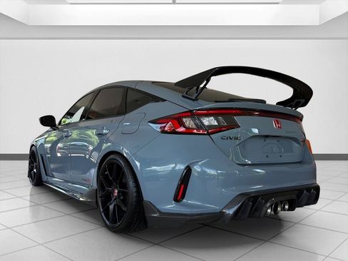 Used 2024 Honda Civic Type R image 3