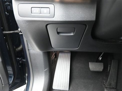 Used 2024 Volvo XC90 T8 Plus w/ Protection Package Premier image 16