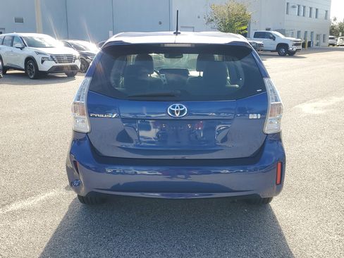 Used 2012 Toyota Prius V Five image 6