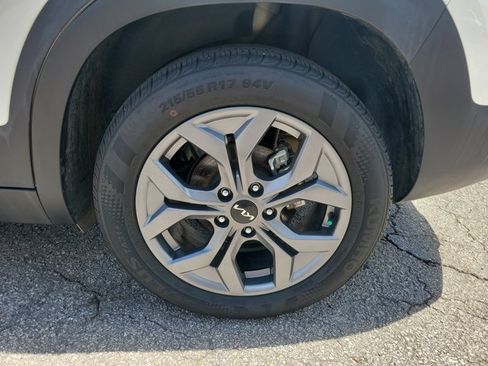Used 2024 Kia Seltos S FWD image 27