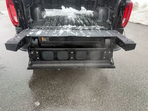 Certified 2025 GMC Sierra 1500 SLT image 12