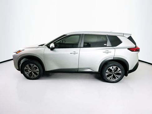 Used 2023 Nissan Rogue SV image 4
