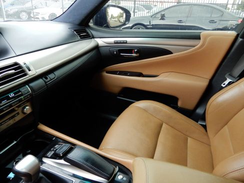 Used 2015 Lexus LS 460 w/ F Sport Package image 15