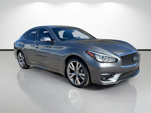 Used 2019 INFINITI Q70 Luxe w/ Sport Package image 1
