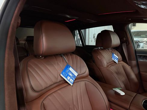 Used 2025 Genesis G90 3.5T image 19