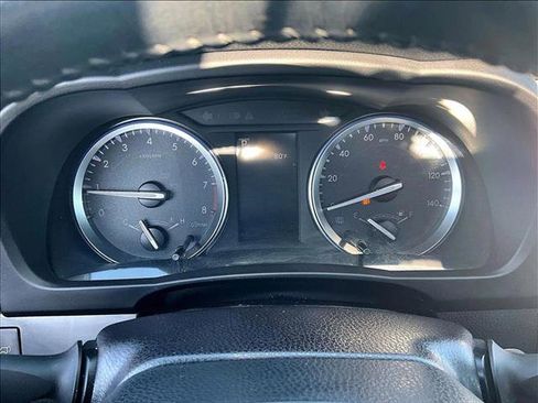 Used 2018 Toyota Highlander XLE image 21