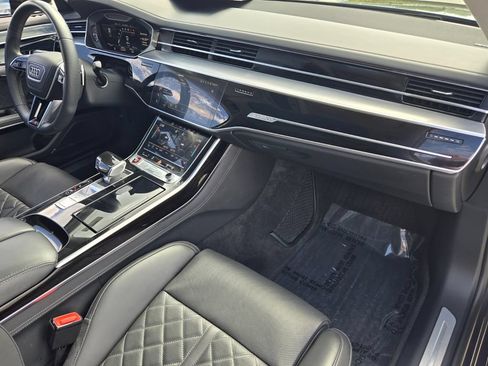 Used 2023 Audi S8 w/ S8 Comfort Plus Package AWD/4WD image 19