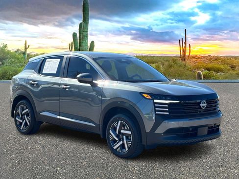 Certified 2025 Nissan Kicks SV image 7