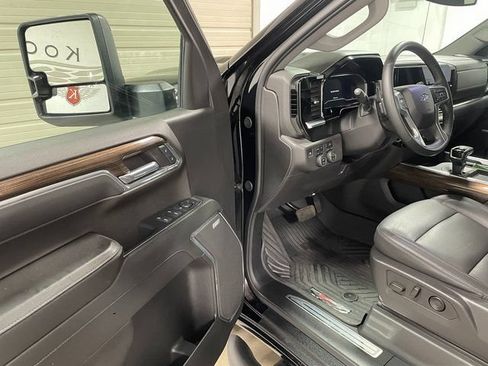Used 2024 Chevrolet Silverado 1500 LT Trail Boss w/ Convenience Package II AWD/4WD image 10