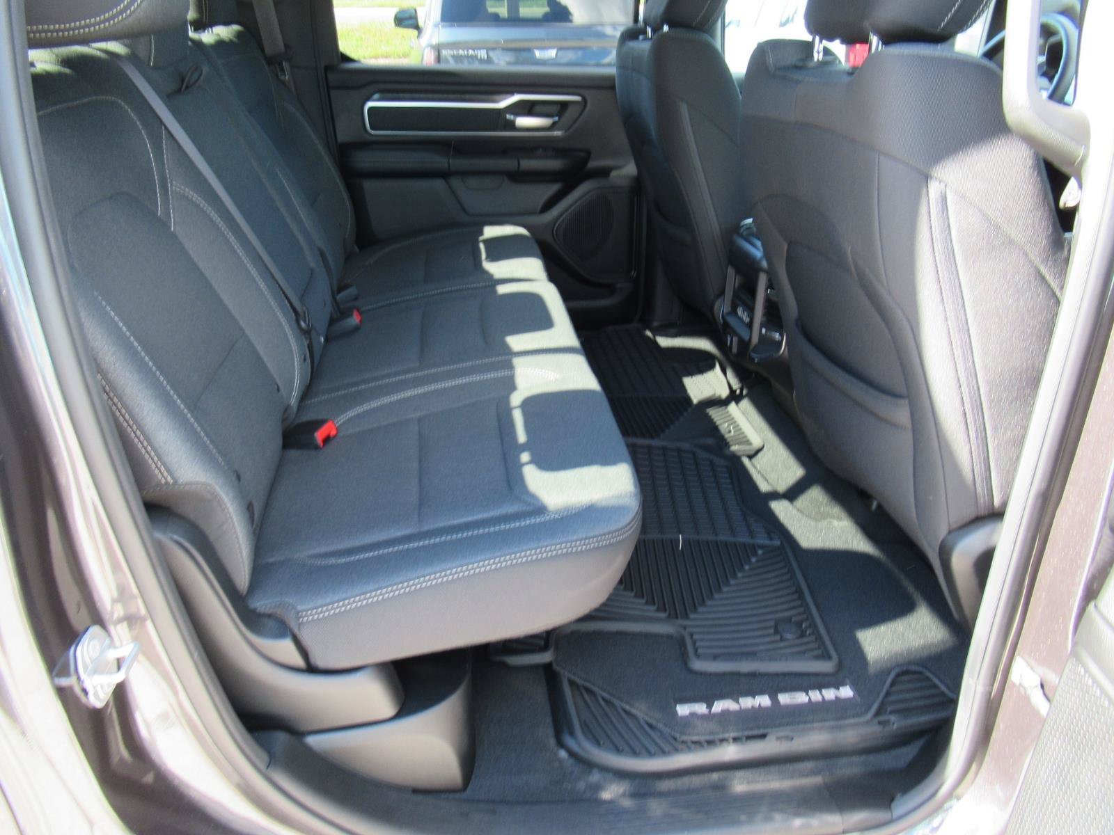 Used 2019 RAM 1500 4x4 Crew Cab image 33