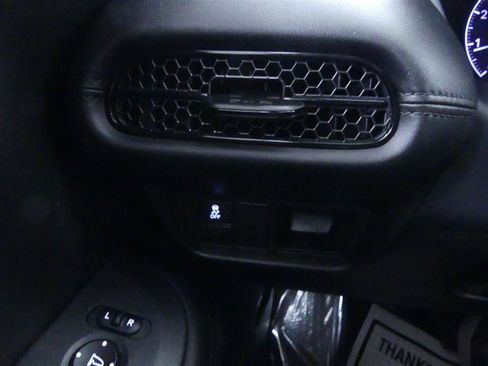 Used 2023 Honda HR-V LX image 17