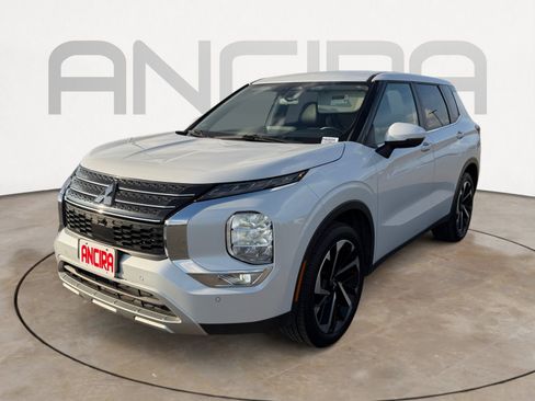 Used 2024 Mitsubishi Outlander SE image 6