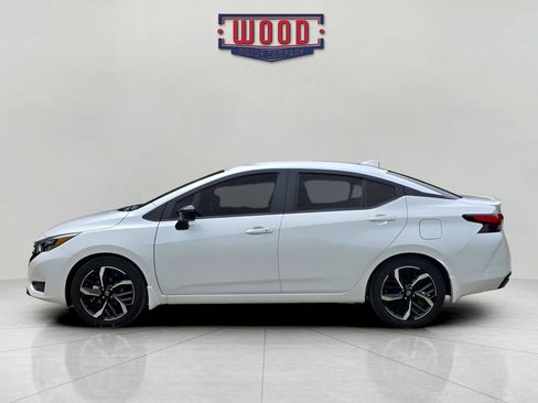 New 2025 Nissan Versa SR w/ Trunk Package FWD image 4