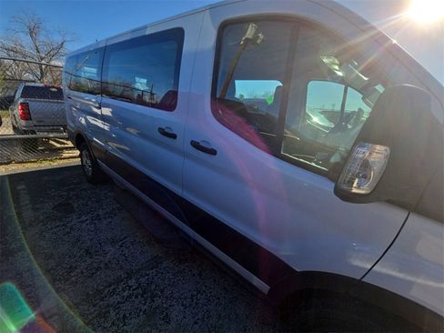 Used 2023 Ford Transit 350 XLT image 3