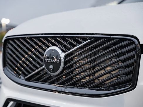 New 2026 Volvo XC60 B5 Ultra w/ Protection Package Premier image 12