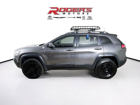 Used 2019 Jeep Cherokee Trailhawk AWD/4WD image 4