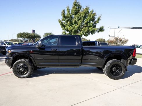 Used 2025 RAM 3500 Limited image 7