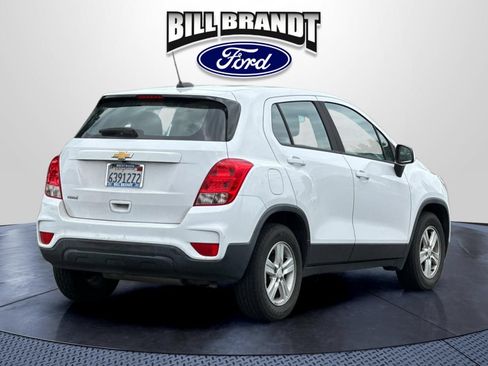 Used 2020 Chevrolet Trax LS FWD image 3