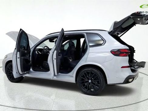 Used 2025 BMW X5 xDrive40i w/ M Sport Package AWD/4WD image 16