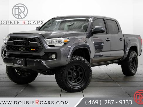 Used 2020 Toyota Tacoma SR5 image 1
