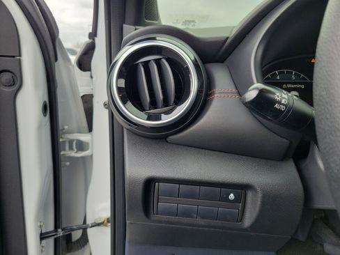 Certified 2022 Nissan Kicks SR w/ Premium Package image 20