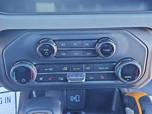 Used 2023 Ford Bronco Badlands image 26