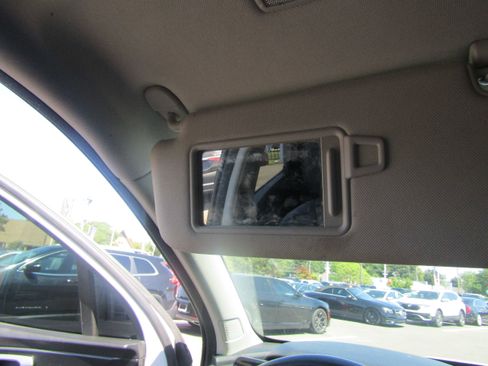 Used 2023 Kia Sorento S w/ Panoramic Sunroof Package image 18