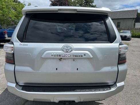 Used 2019 Toyota 4Runner SR5 Premium AWD/4WD image 3