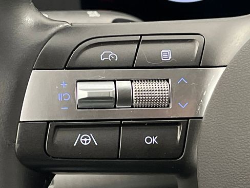 Used 2025 Hyundai Kona SEL FWD image 40