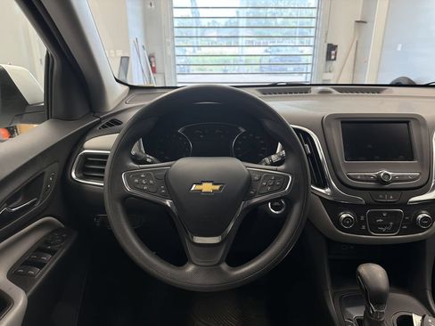 Used 2023 Chevrolet Equinox LT FWD image 17