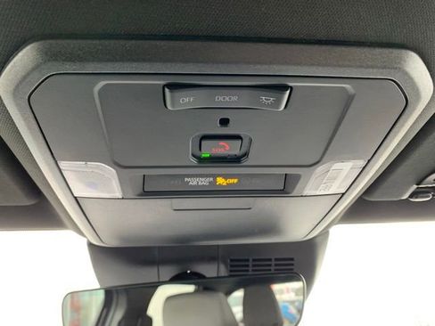 Used 2025 Toyota Tacoma SR5 image 25