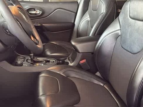 Used 2021 Jeep Cherokee Latitude Plus image 26