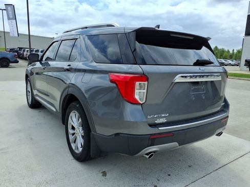 Used 2021 Ford Explorer Limited image 3