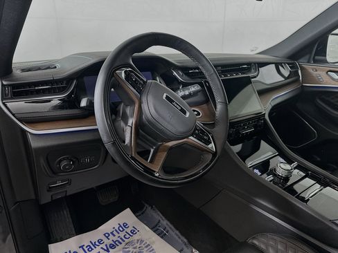 Used 2023 Jeep Grand Cherokee L Summit w/ Advanced Protech Group IV image 9