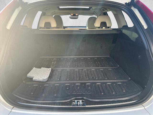 Used 2017 Volvo XC60 T5 Inscription w/ Preferred Option Package FWD image 21