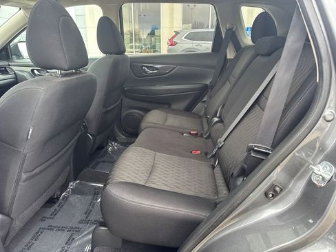 Used 2017 Nissan Rogue SV image 24