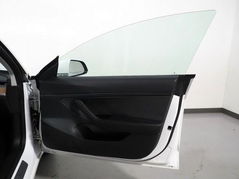 Used 2020 Tesla Model 3 Standard Range Plus image 52