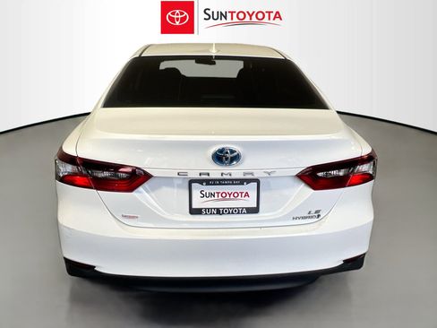 Used 2022 Toyota Camry LE image 5