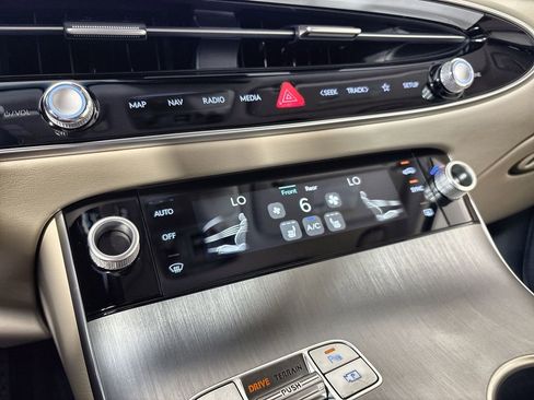 New 2026 Genesis GV70 2.5T Select AWD/4WD image 17