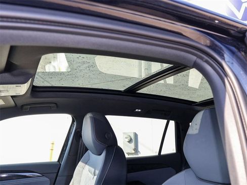 New 2026 Volkswagen Tiguan SE R-Line image 13