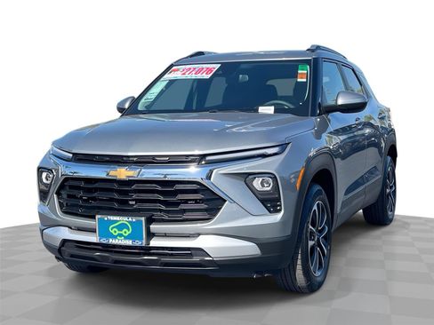 Certified 2025 Chevrolet TrailBlazer LT AWD/4WD image 1